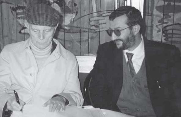 32 Milano 1997, a colloquio con Guido Ballo.jpg